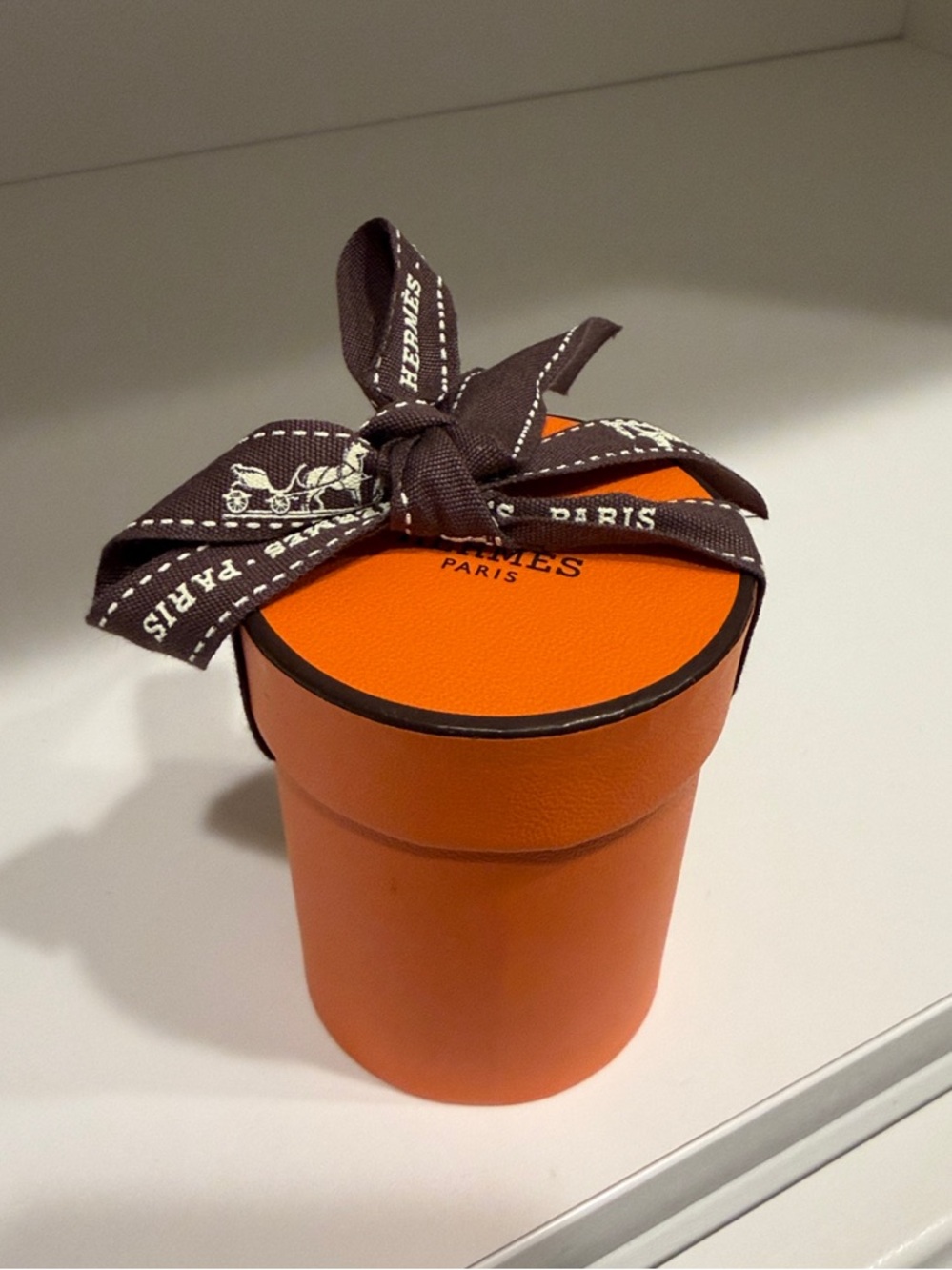 Hermes Orange Round Twilly Box with Brown Ribbon - Picture 2 of 3